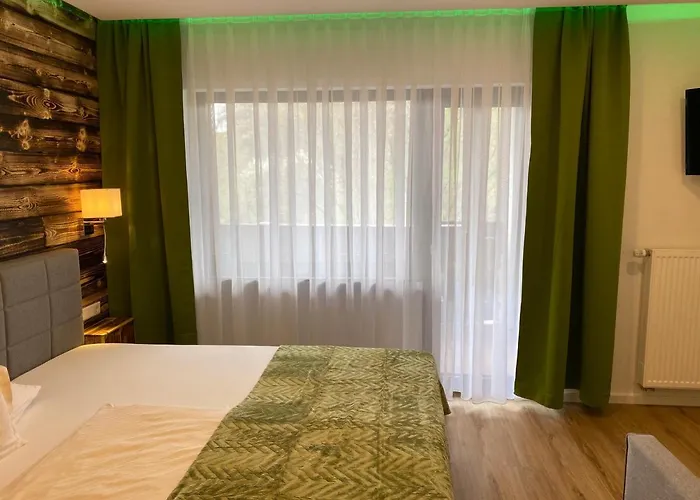 Zur Sonne Winzenhohl מלון 3*