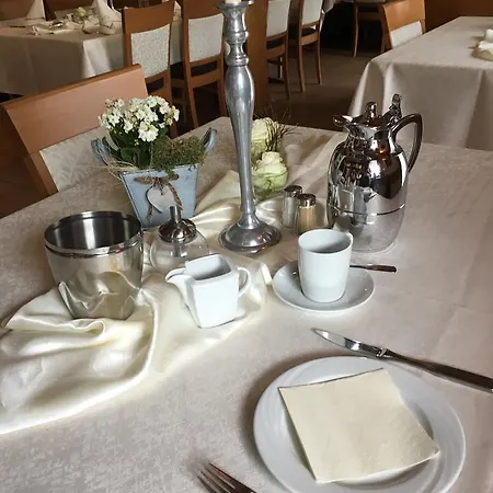 Hotel Zur Sonne Winzenhohl