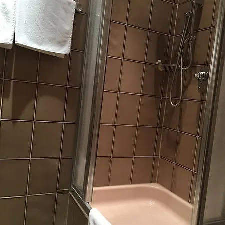 Hotell Zur Sonne Winzenhohl 3*