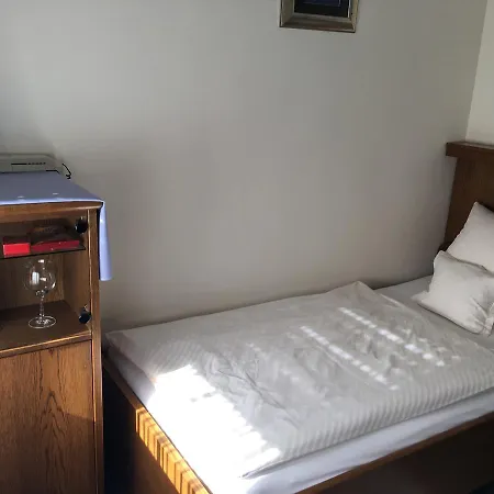 Zur Sonne Winzenhohl Hotel
